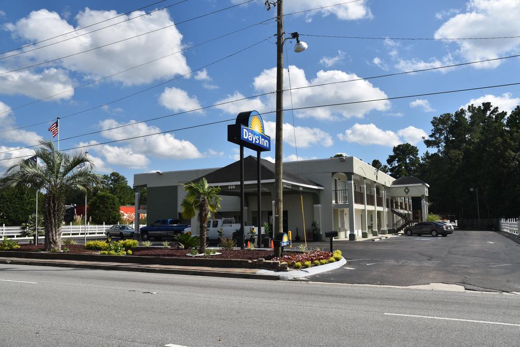 Days By Wyndham Goose Creek Motel