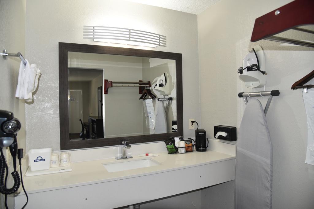 Motel Days By Wyndham Goose Creek 2*